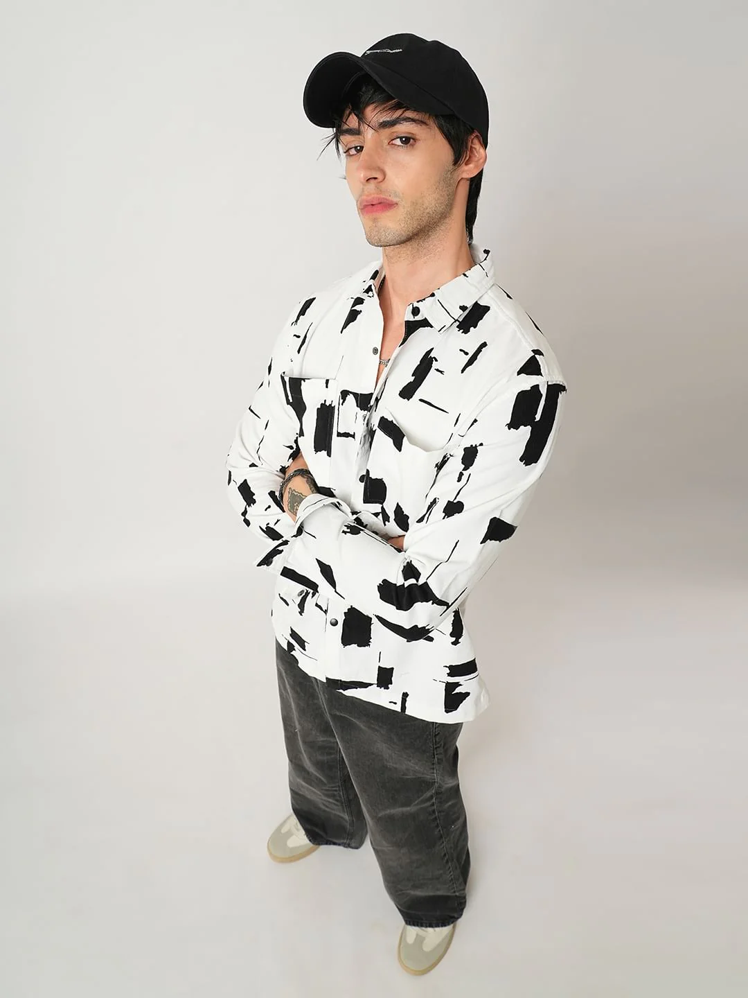 Artistic Achromatic Double Pocket Corduroy Shirt - Image 8