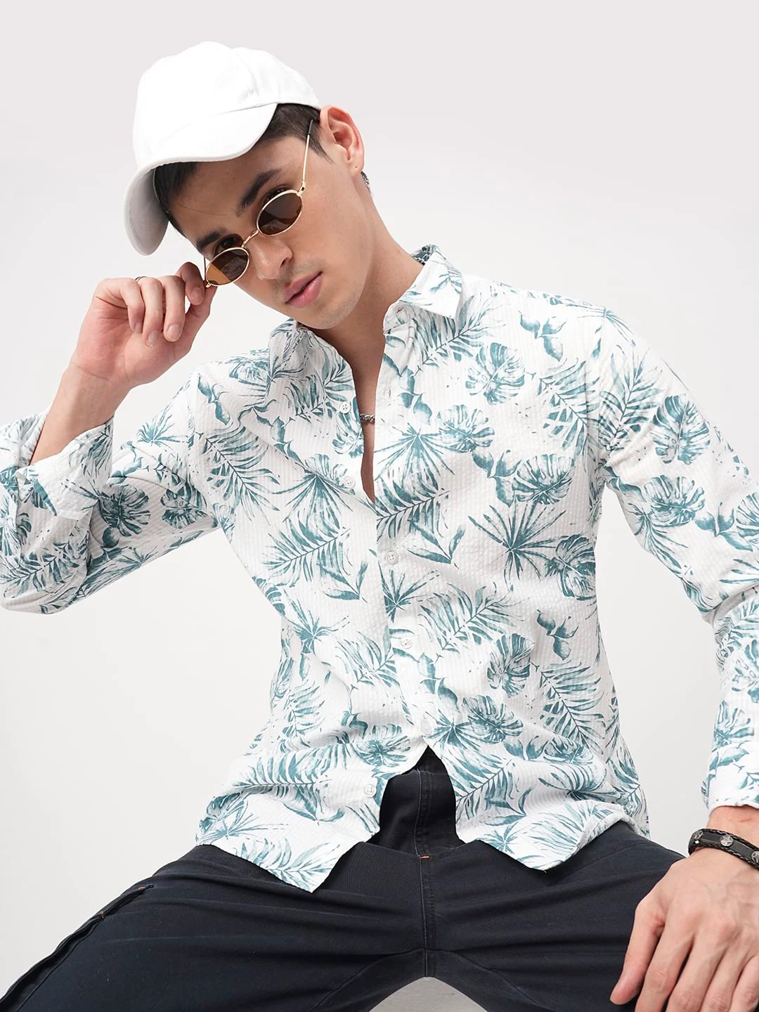 Exquisite White Hawaiian Printed Seersucker Shirt - Image 4