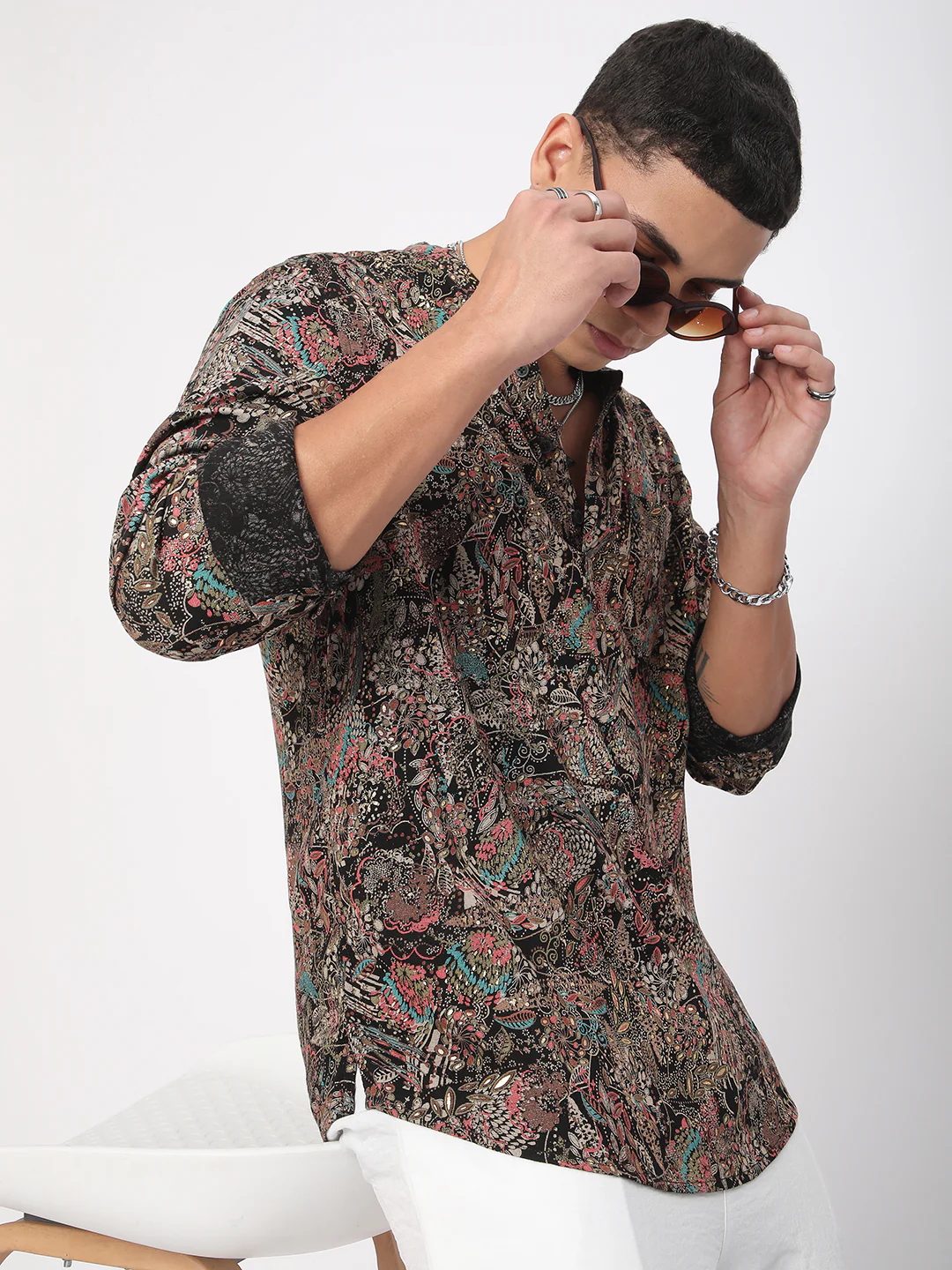 Intricate Multicolour Foil Printed Kurta - Image 4