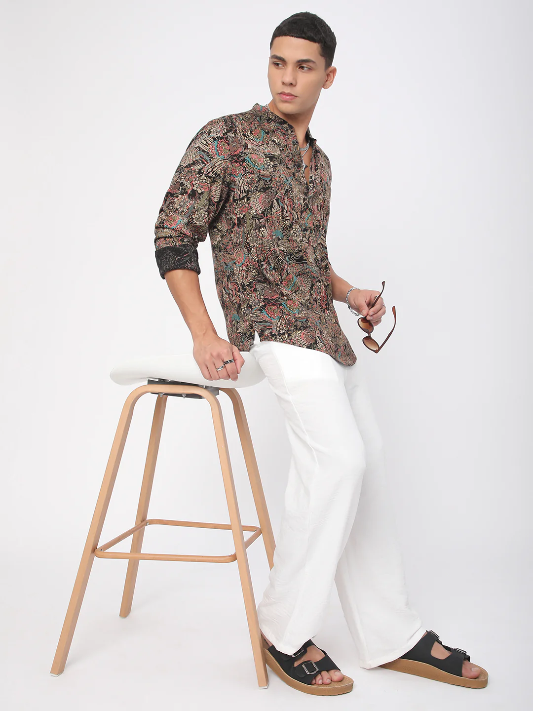 Intricate Multicolour Foil Printed Kurta - Image 9